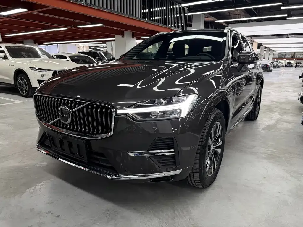 Volvo XC60 — фото 1