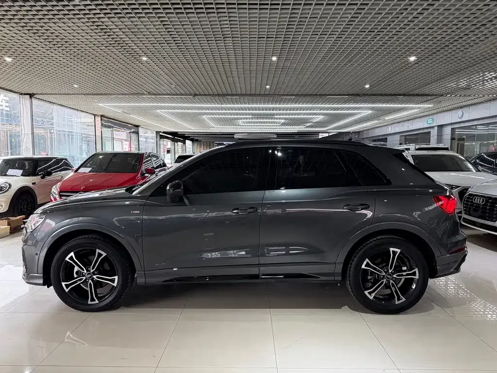 Audi Q3 — фото 10