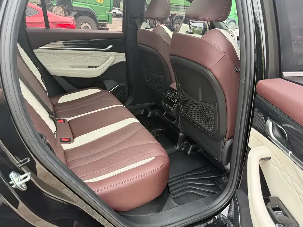 Geely Xingyue L 2024 из CN, фото 2