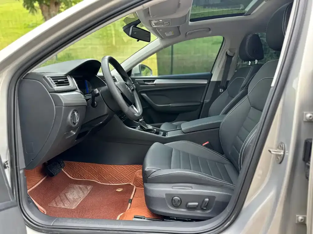 Skoda Superb — фото 8