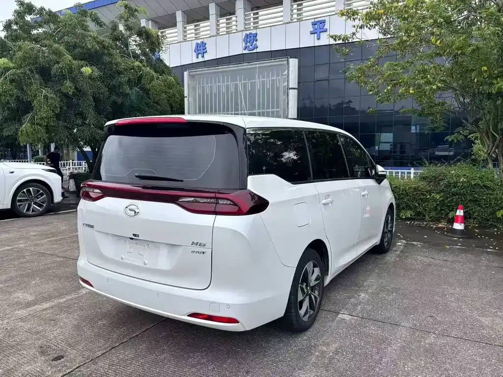 GAC Motor Trumpchi M6 — фото 10