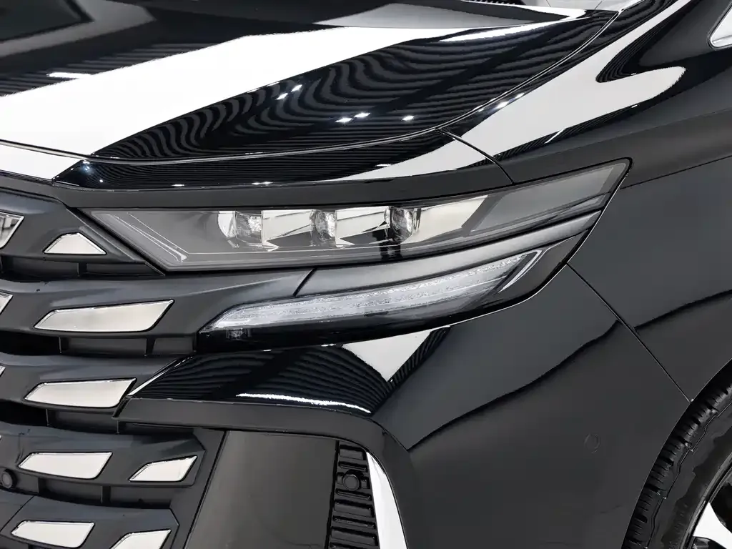 Toyota Vellfire — фото 10