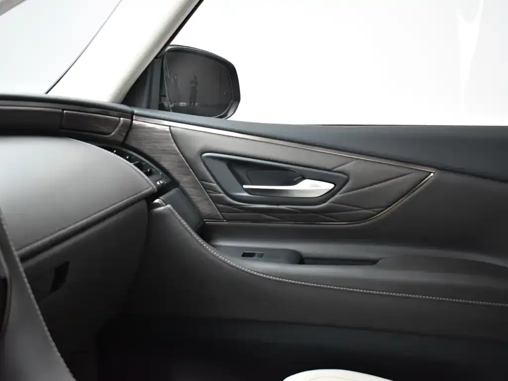 Toyota Vellfire — фото 3