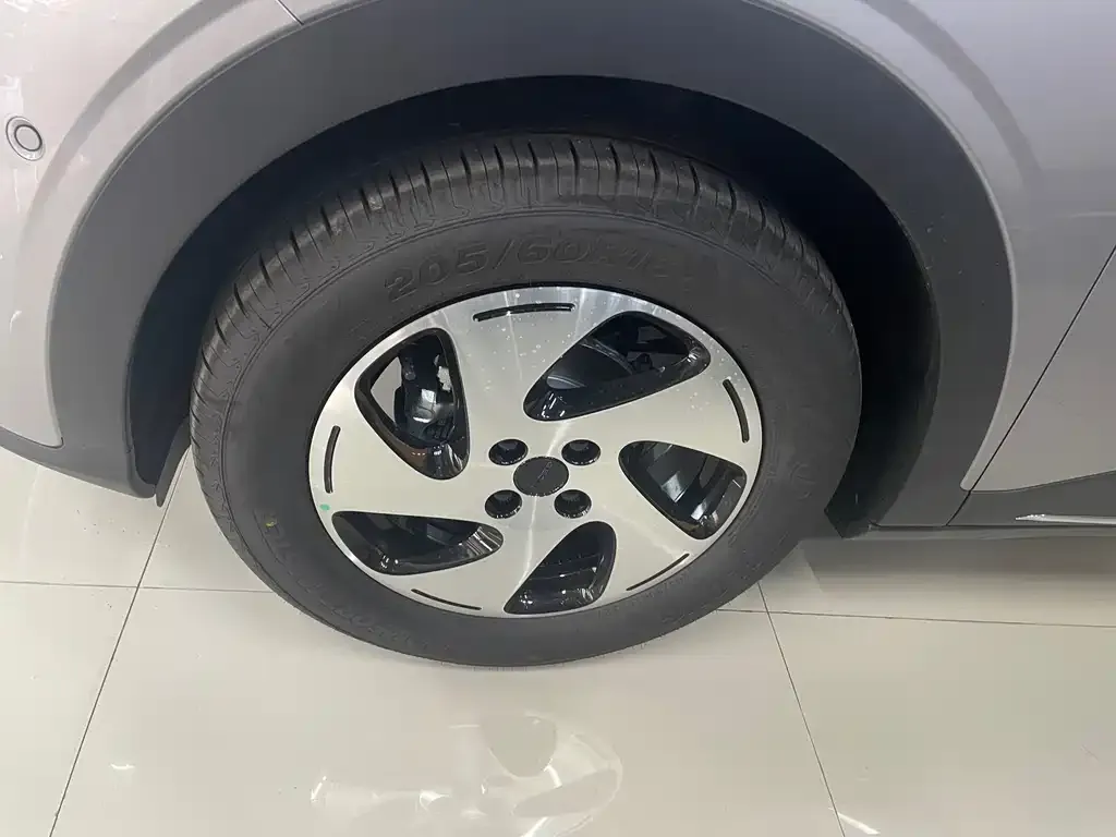 Geely Starburst — фото 2