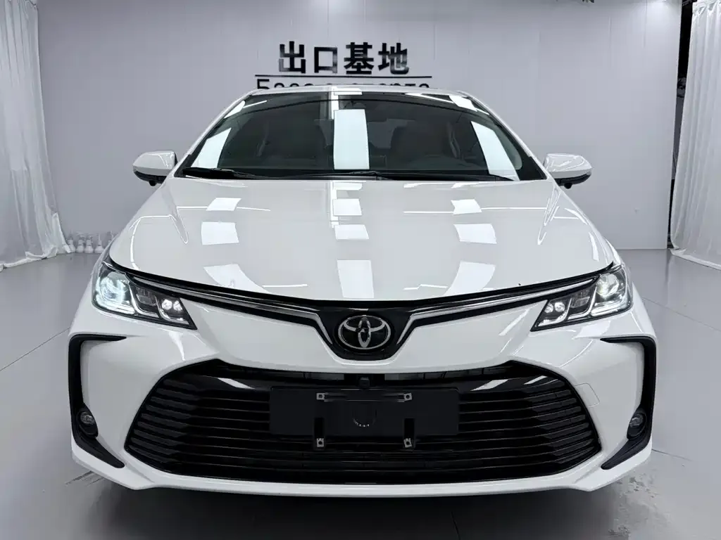 Toyota Corolla — фото 2