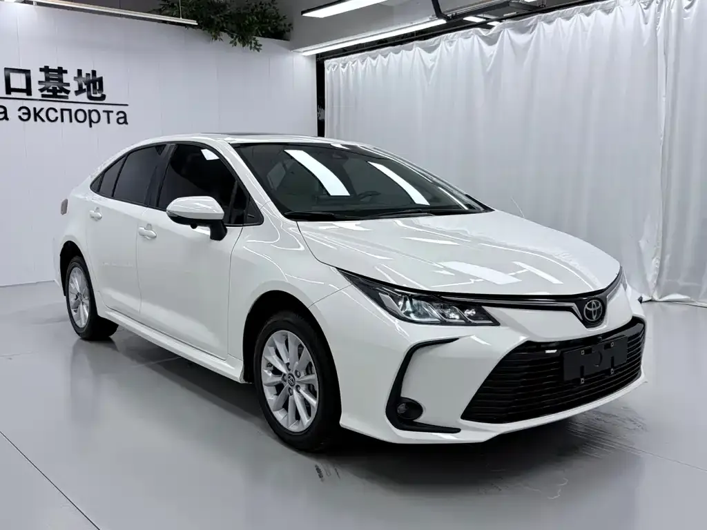 Toyota Corolla — фото 10