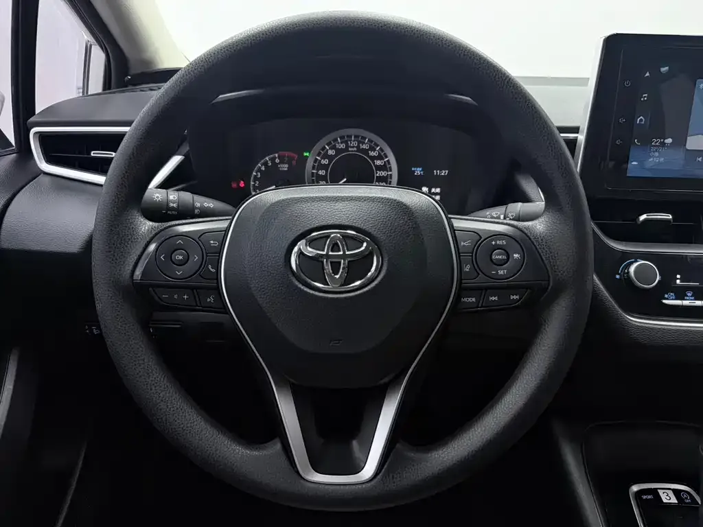 Toyota Corolla — фото 8
