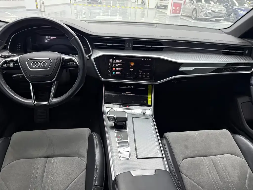 Audi A6L — фото 9
