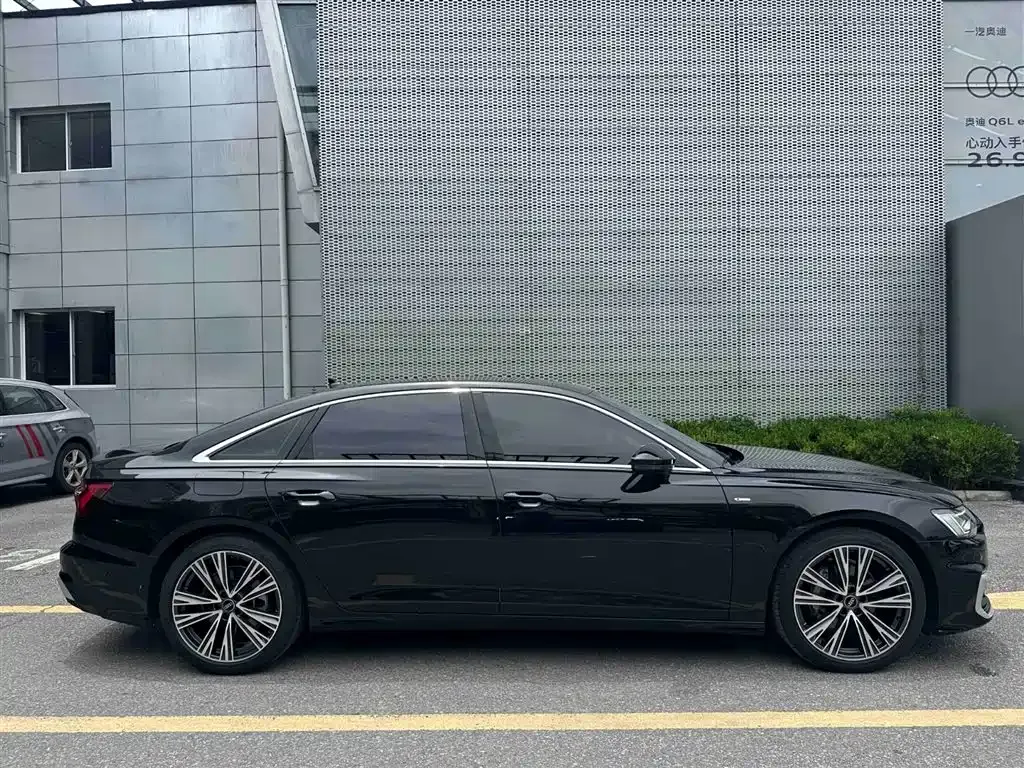 Audi A6L — фото 10