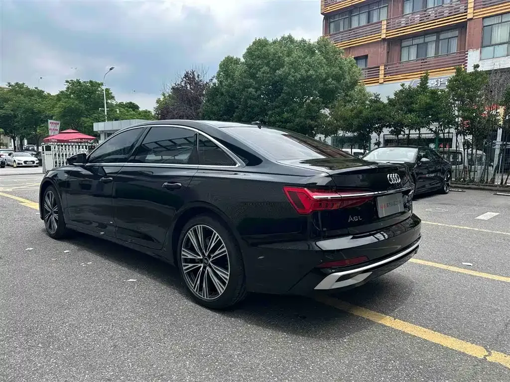 Audi A6L — фото 4