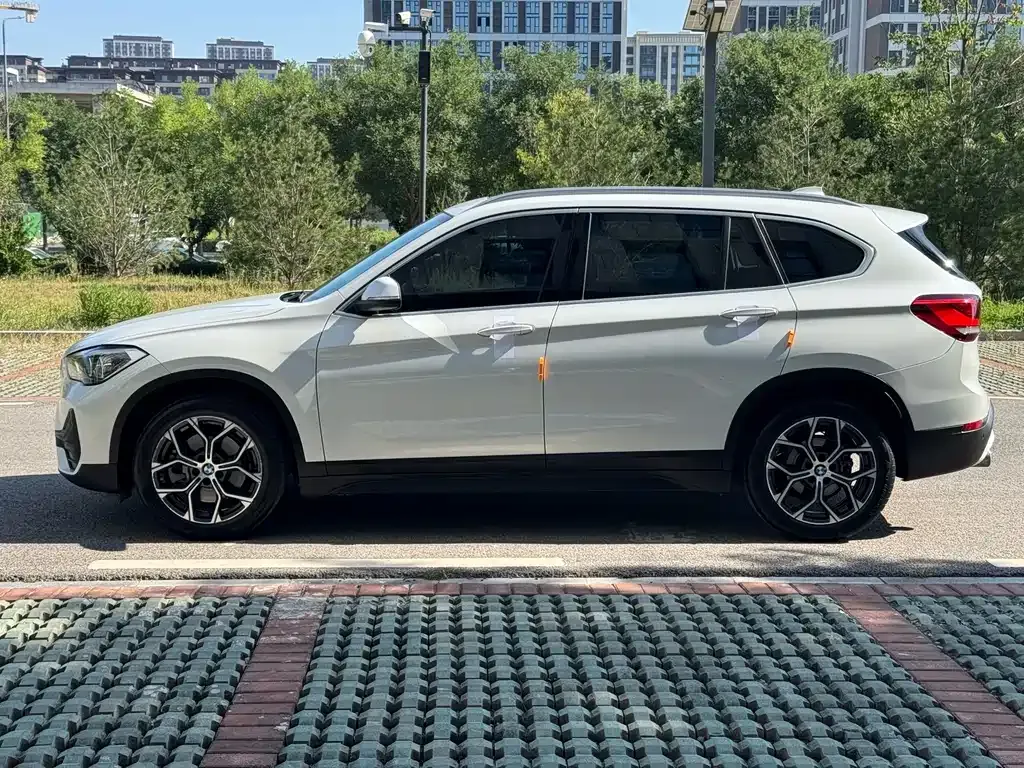 BMW X1 — фото 9