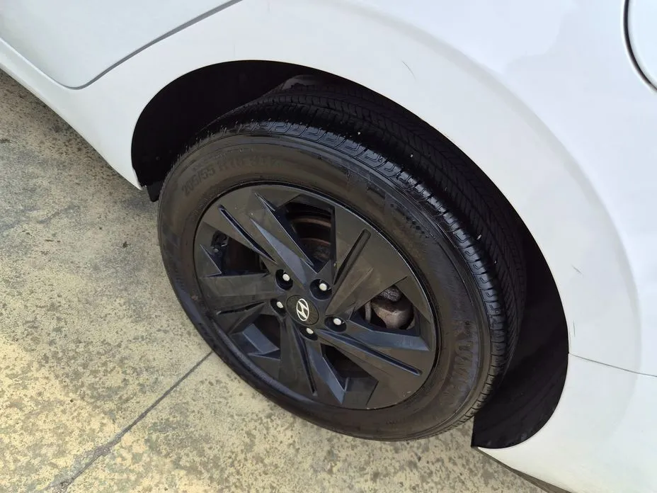 Hyundai AVANTE — фото 3