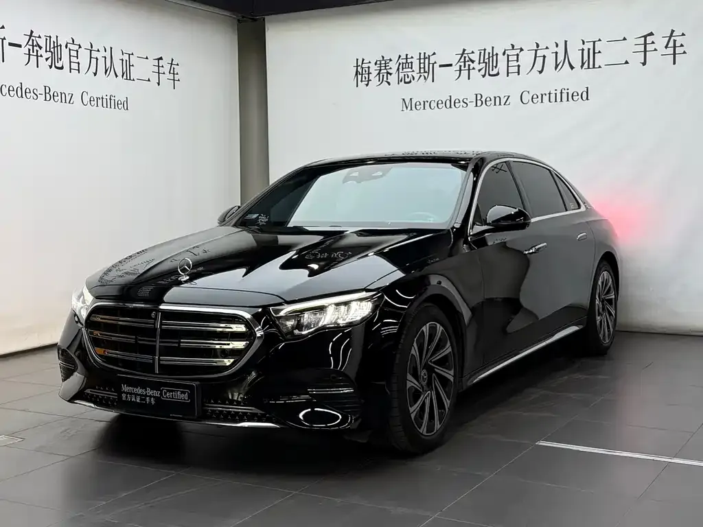 Mercedes-Benz E-Class — фото 1