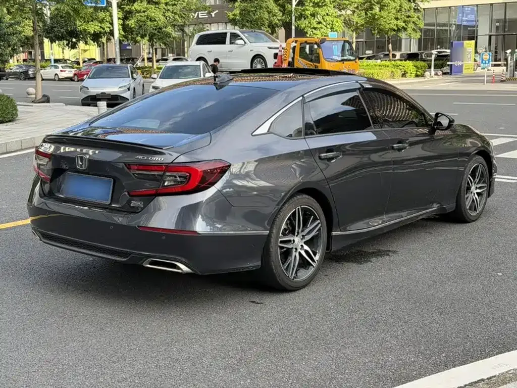Honda Accord — фото 8