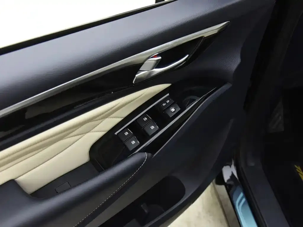 GAC Motor Trumpchi M8 — фото 9