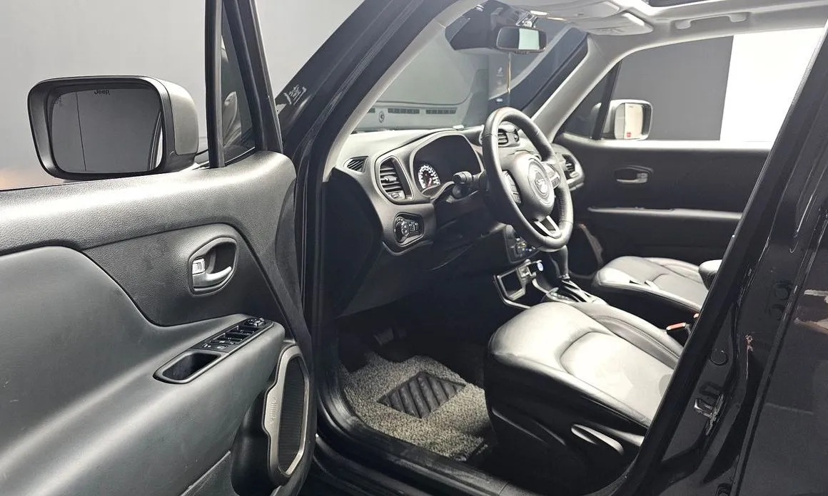 Jeep Renegade — фото 2