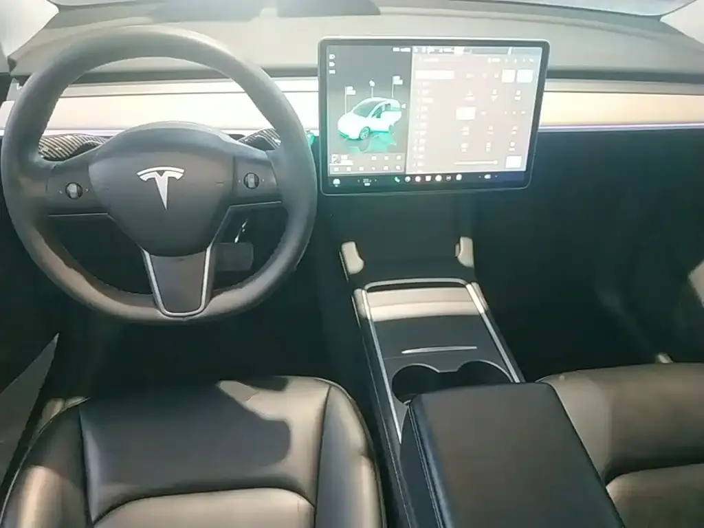 Tesla Model Y — фото 4