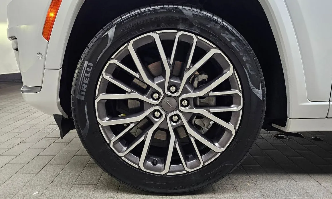 Jeep Cherokee — фото 10