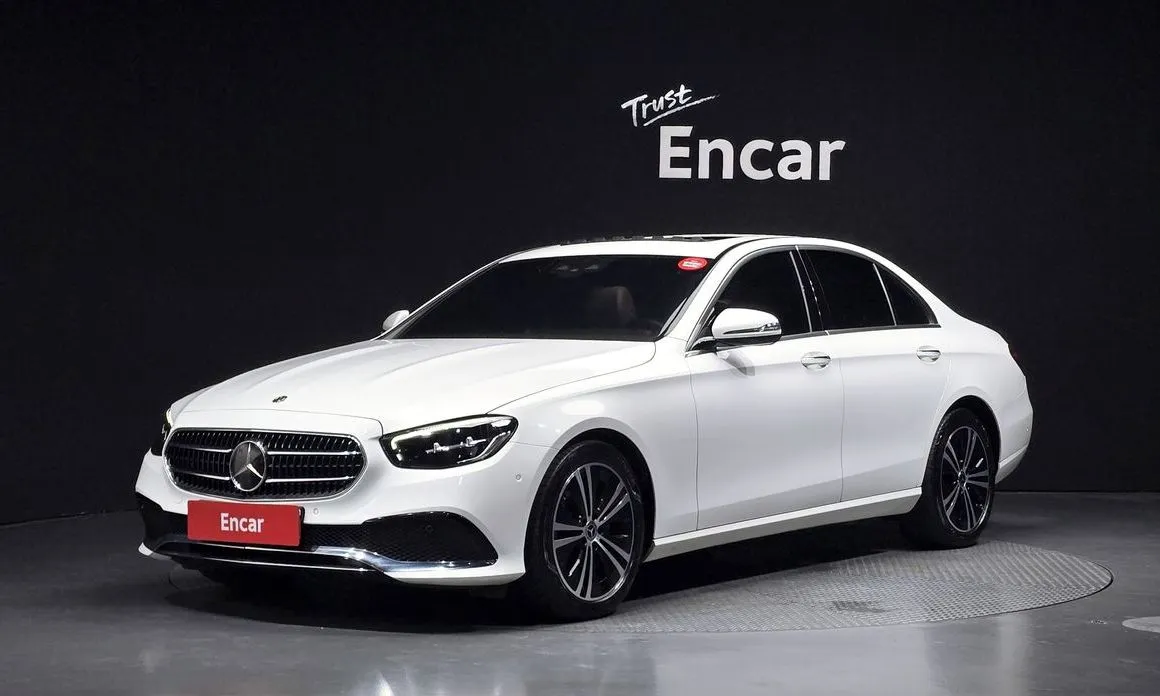 Mercedes-Benz E-Class — фото 1