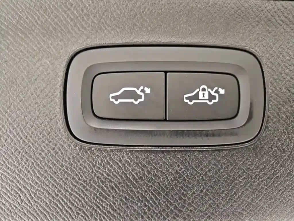 Volvo XC90 — фото 10