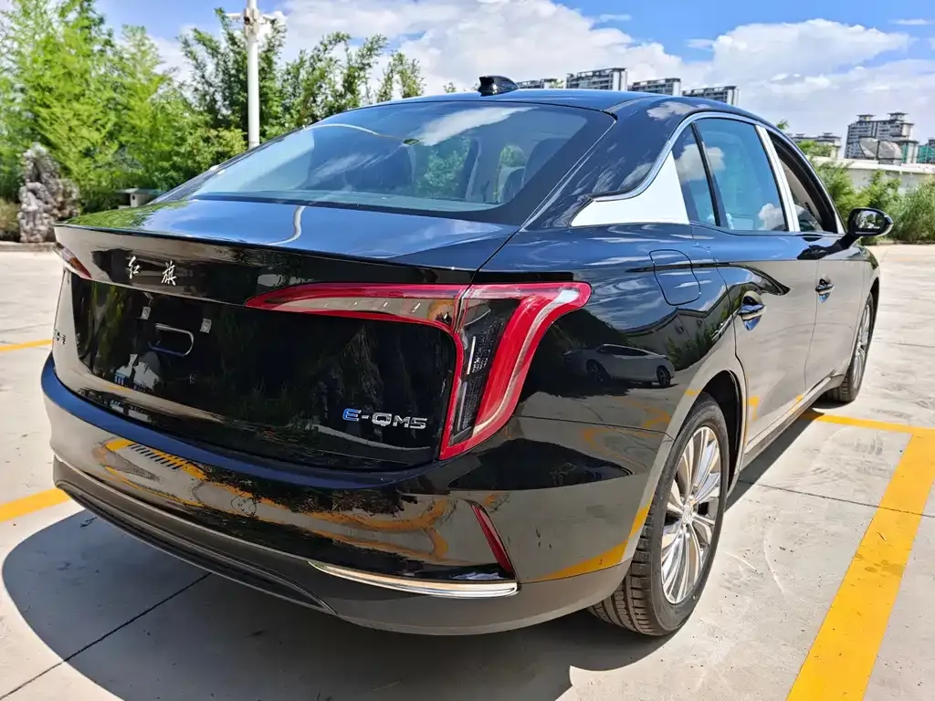 Hongqi E-QM5 — фото 2