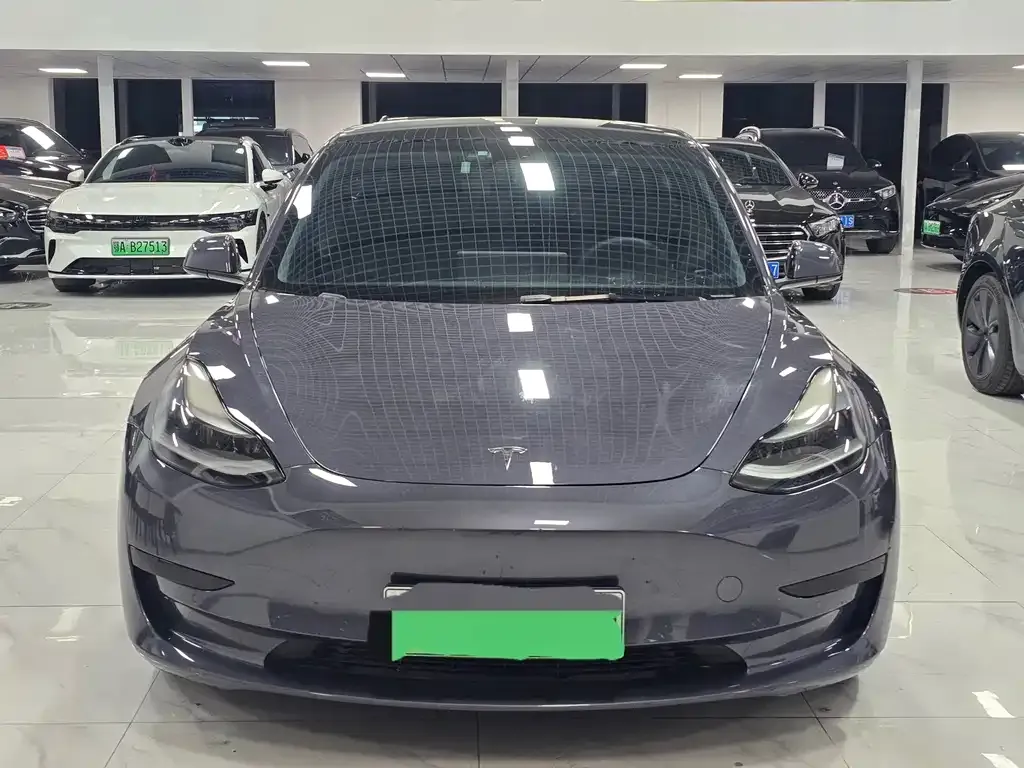 Tesla Model 3 — фото 3