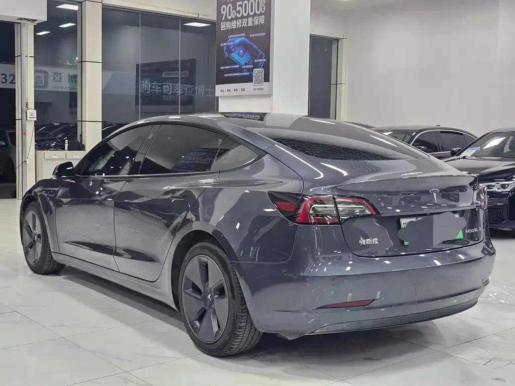 Tesla Model 3 — фото 10