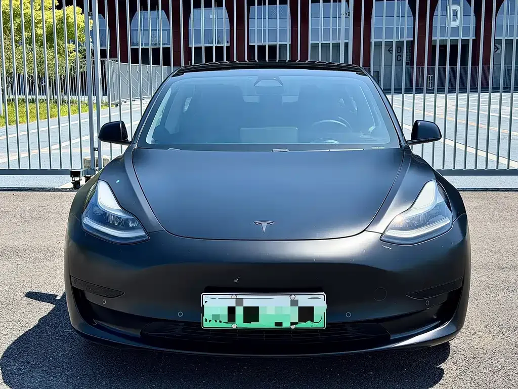 Tesla Model 3 — фото 7