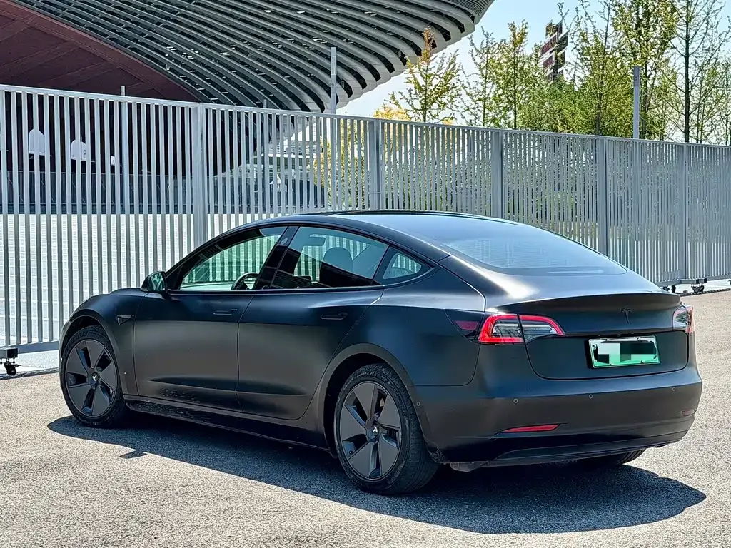 Tesla Model 3 — фото 9
