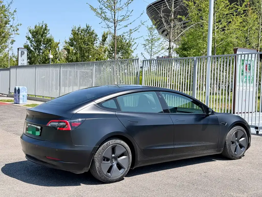 Tesla Model 3 — фото 10