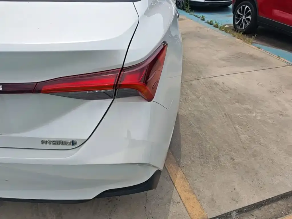 Toyota Avalon — фото 2