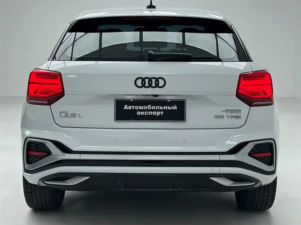 Audi Q2L — фото 3