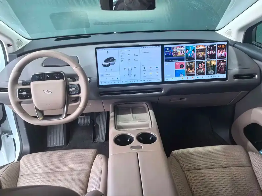Li Auto i8 — фото 10