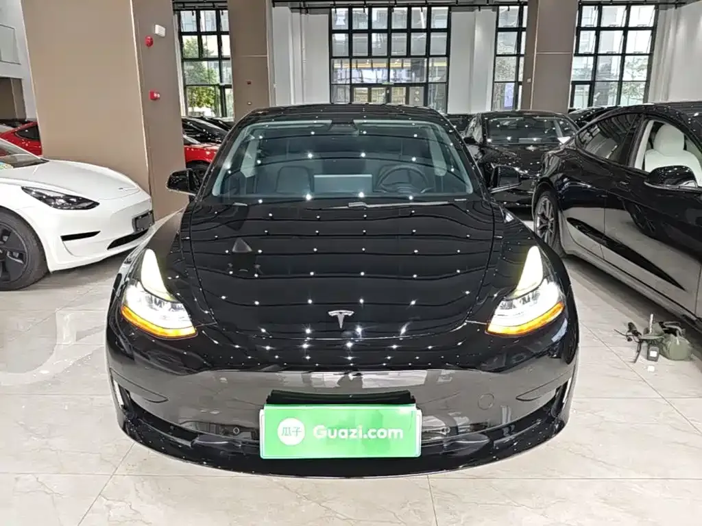 Tesla Model 3 — фото 4