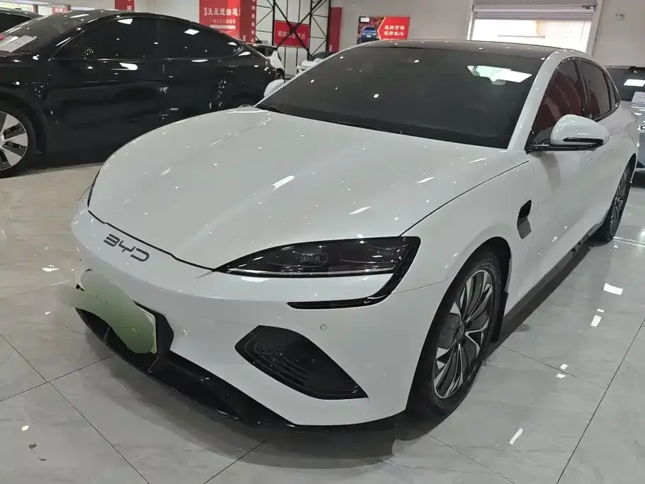 BYD Seal — фото 1