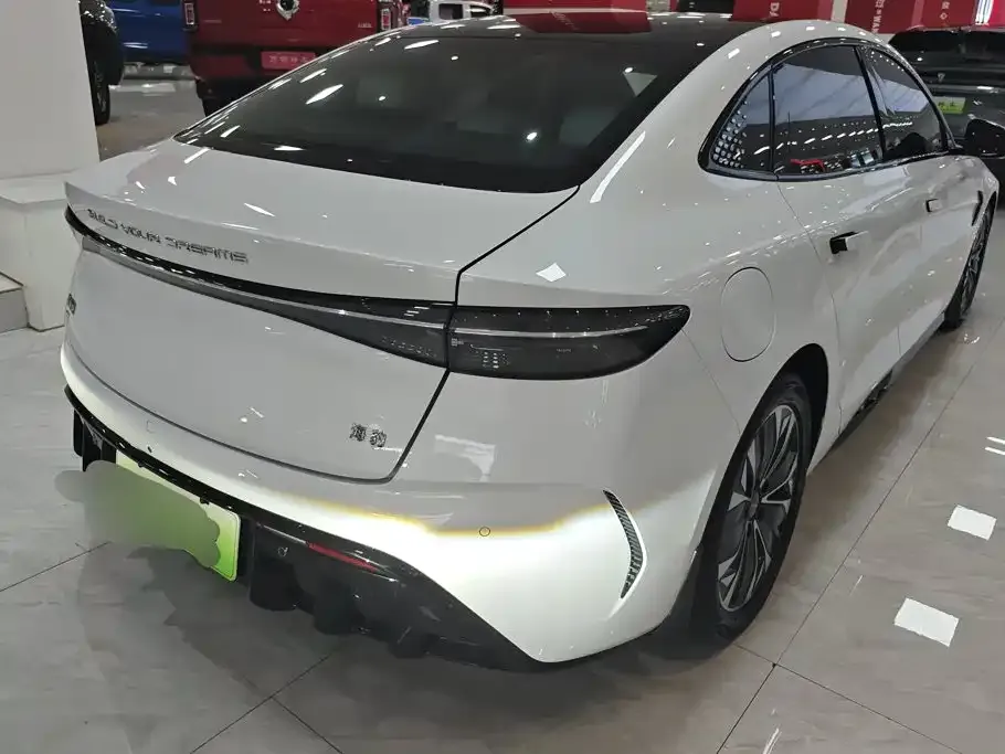 BYD Seal — фото 2