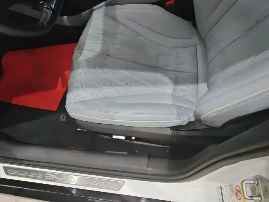 BYD Seal — фото 9