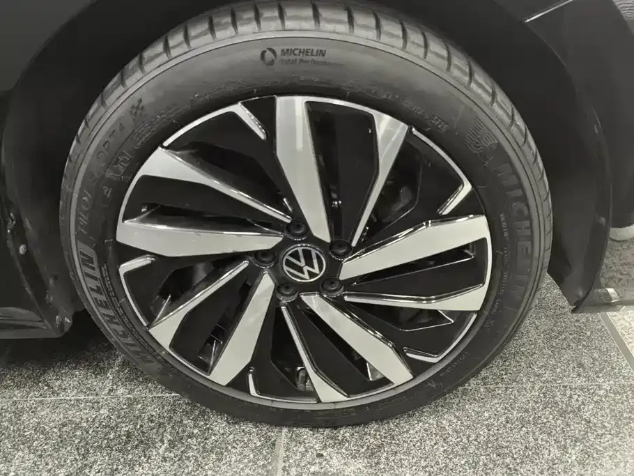 Volkswagen Passat — фото 3