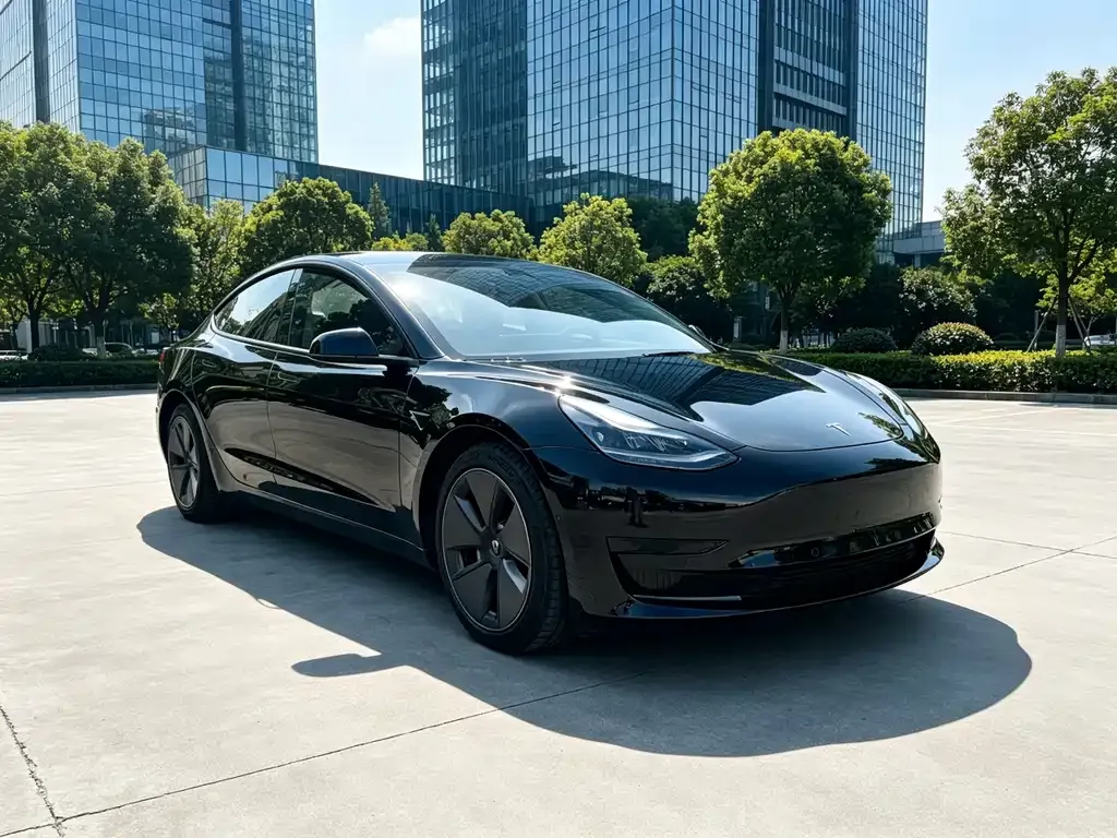 Tesla Model 3 — фото 8