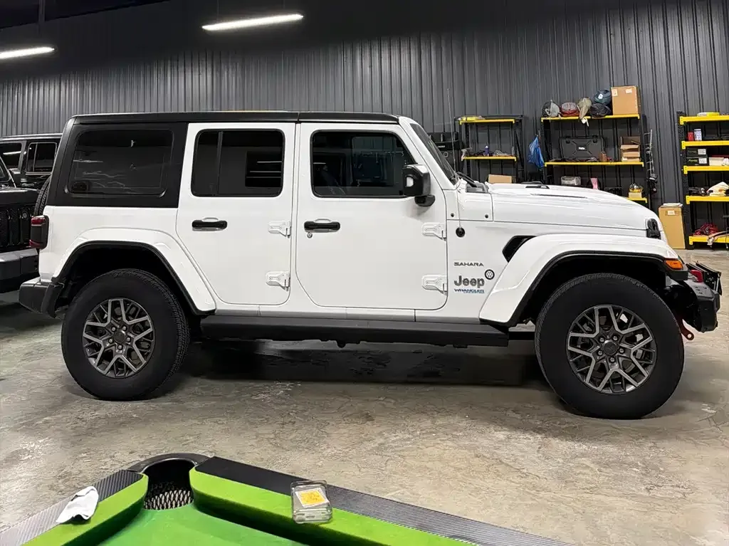 Jeep Wrangler PHEV 2021 из CN, фото 9
