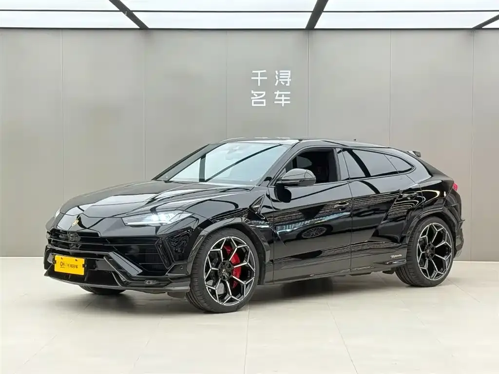 Lamborghini Urus — фото 1