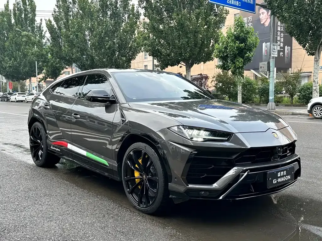 Lamborghini Urus — фото 10