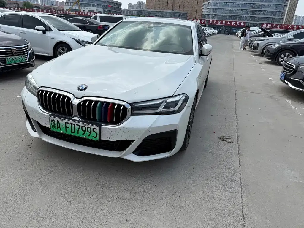 BMW 5 Series New Energy — фото 1