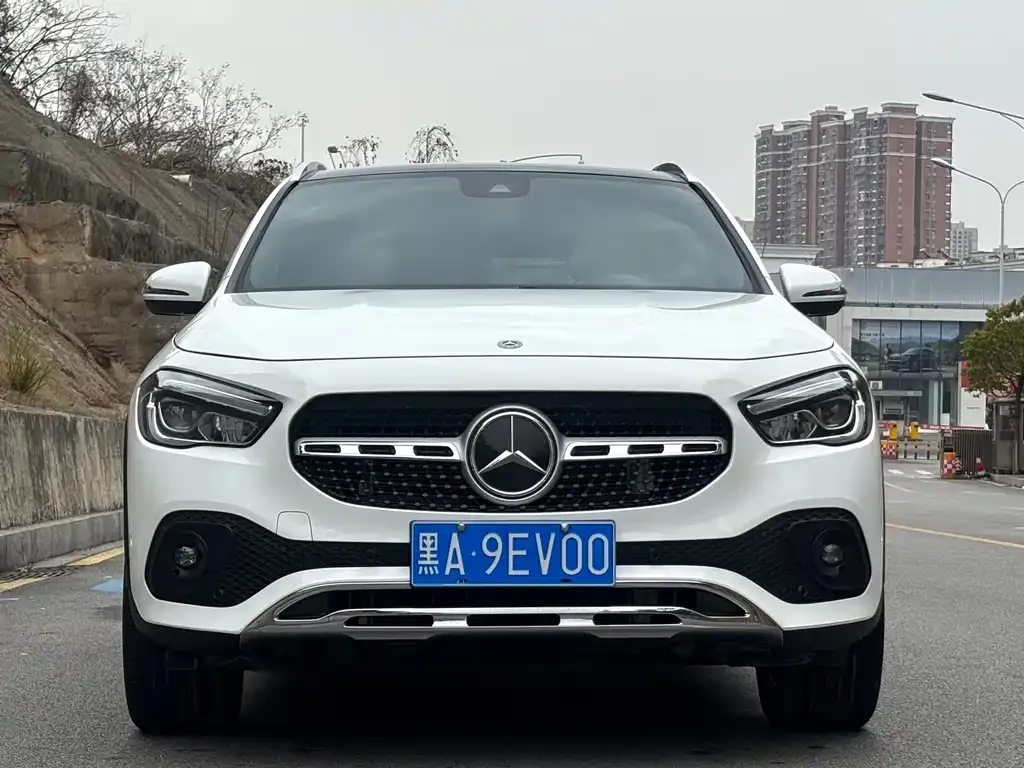 Mercedes-Benz GLA — фото 1
