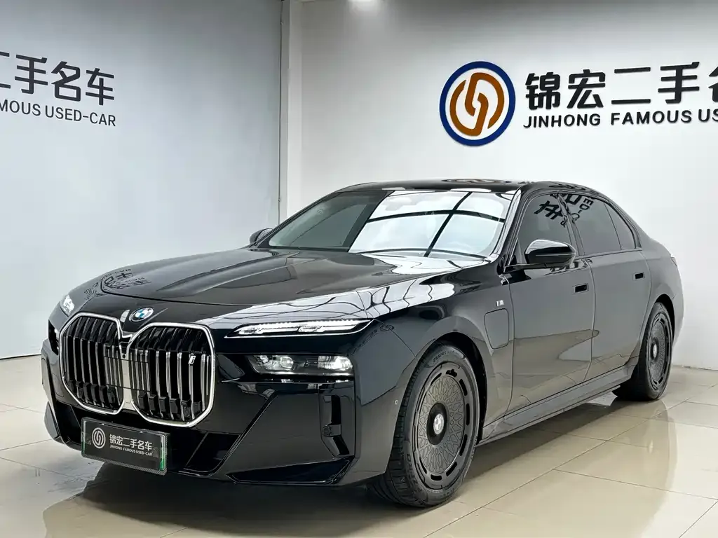 BMW i7 — фото 1