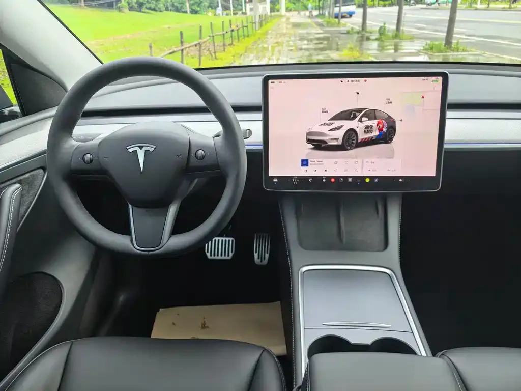 Tesla Model Y — фото 3