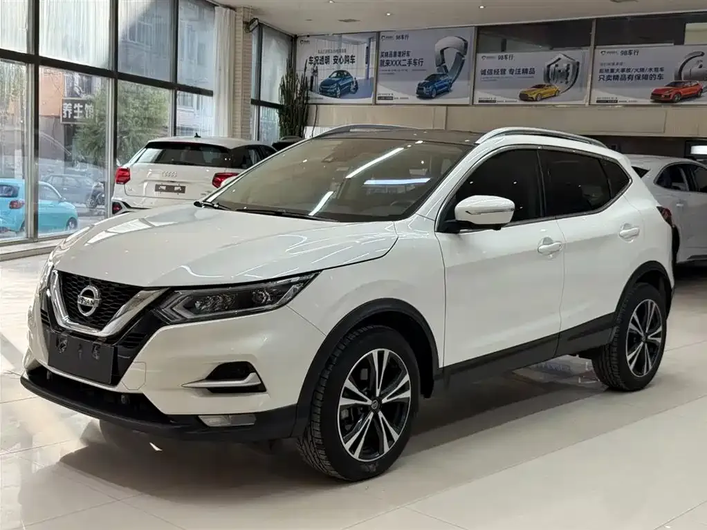 Nissan Qashqai — фото 1
