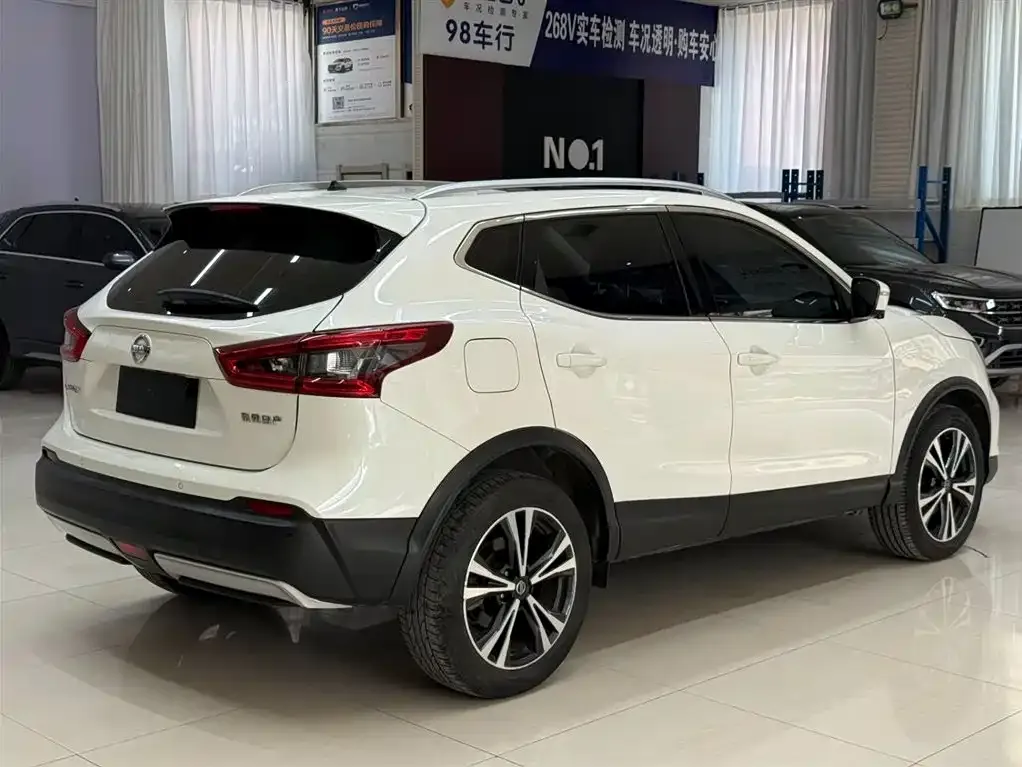 Nissan Qashqai — фото 4