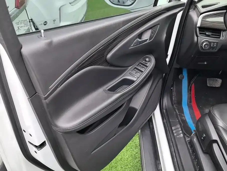 Buick Envision Plus — фото 2