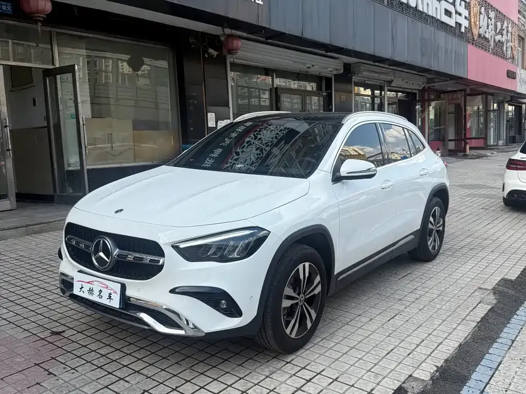 Mercedes-Benz GLA — фото 1